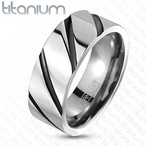 Gyűrű titániumból - fényes, ezüst szín, fekete, átlós csíkok - Nagyság: 62