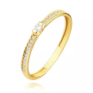 14K sárga arany gyűrű -egy átlátszó cirkónia középen,apró cirkóniák - Nagyság: 50