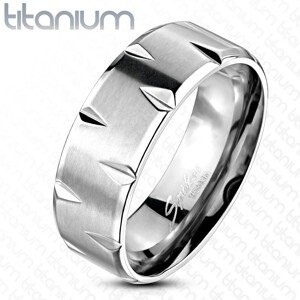 Titánium gyűrű - szatén felület bemetszésekkel díszítve - Nagyság: 59