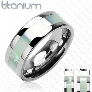 Titánium gyűrű ezüst színben, gyöngyházfényű sávval a közepén - Nagyság: 62