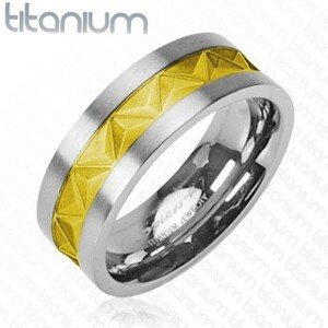 Titánium karikagyűrű - ezüst, arany minta - Nagyság: 49